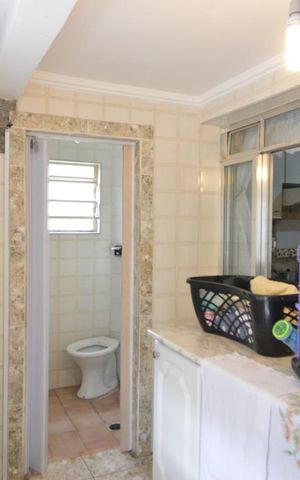 Casa à venda com 200m², 3 quartos e 2 vagasÁrea de serviço