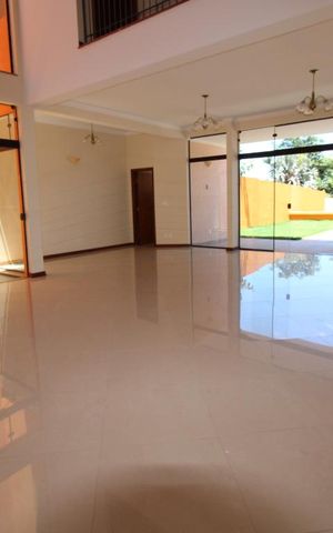 Casa de condomínio para alugar com 332m², 4 quartos e 5 vagasSala