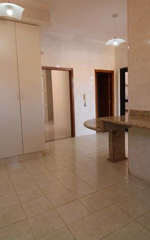 Casa de condomínio para alugar com 332m², 4 quartos e 5 vagasCozinha