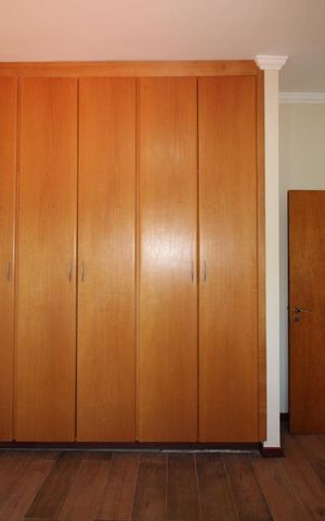 Casa de condomínio para alugar com 332m², 4 quartos e 5 vagasQuarto 4 (suíte)