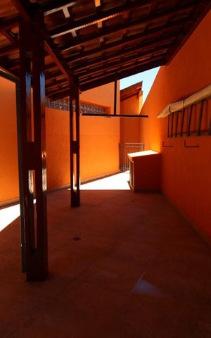 Casa de condomínio para alugar com 332m², 4 quartos e 5 vagasÁrea de Serviço descoberta
