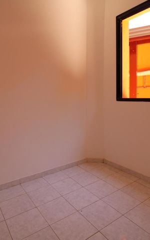 Casa de condomínio para alugar com 332m², 4 quartos e 5 vagasQuarto de Serviço