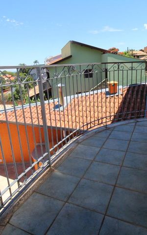 Casa de condomínio para alugar com 332m², 4 quartos e 5 vagasSacada Quarto 2 ou Escritório