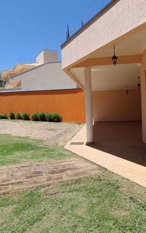 Casa de condomínio para alugar com 332m², 4 quartos e 5 vagasGaragem