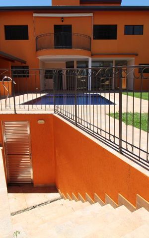 Casa de condomínio para alugar com 332m², 4 quartos e 5 vagasCasa de Máquinas