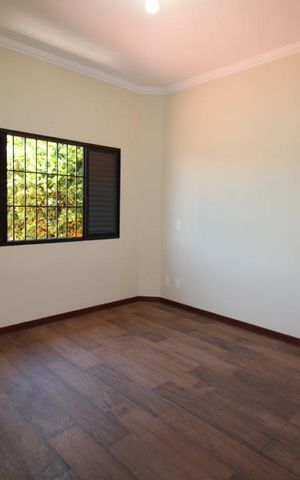 Casa de condomínio para alugar com 332m², 4 quartos e 5 vagasQuarto 4 (suíte)