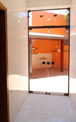 Casa de condomínio para alugar com 332m², 4 quartos e 5 vagasÁrea de Serviço