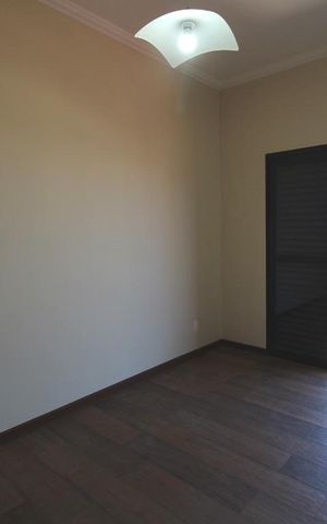 Casa de condomínio para alugar com 332m², 4 quartos e 5 vagas Casa de condomínio para alugar com 332m², 4 quartos e 5 vagasQuarto 2 ou Escritório