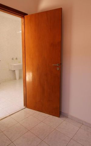 Casa de condomínio para alugar com 332m², 4 quartos e 5 vagasQuarto de Serviço