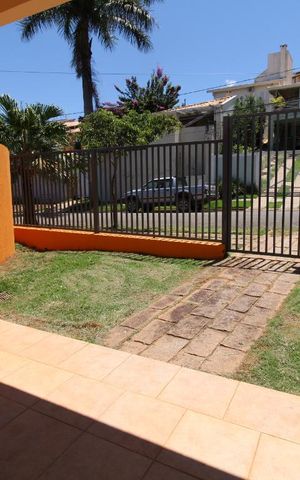 Casa de condomínio para alugar com 332m², 4 quartos e 5 vagasGaragem