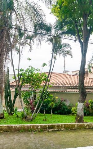 Casa para alugar com 80m², 2 quartos e sem vaga Casa para alugar com 80m², 2 quartos e sem vagaFachada