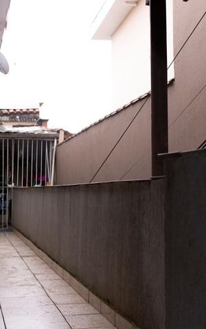 Casa à venda com 202m², 6 quartos e 2 vagas Casa à venda com 202m², 6 quartos e 2 vagasCorredor Lateral