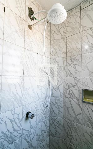 Casa à venda com 117m², 3 quartos e 3 vagasBanheiro 1 - Chuveiro