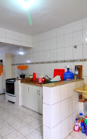 Casa à venda com 100m², 2 quartos e 10 vagasCozinha e Área de Serviço
