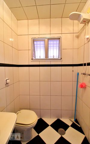 Casa à venda com 100m², 2 quartos e 10 vagasBanheiro