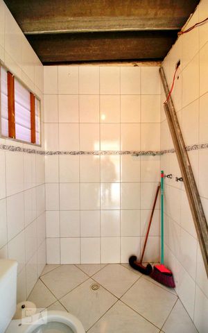 Casa à venda com 100m², 2 quartos e 10 vagasBanheiro de Serviço