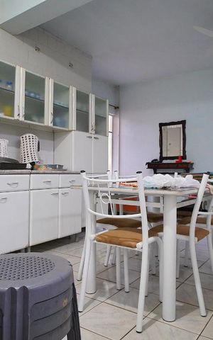 Casa à venda com 280m², 3 quartos e 2 vagasCozinha