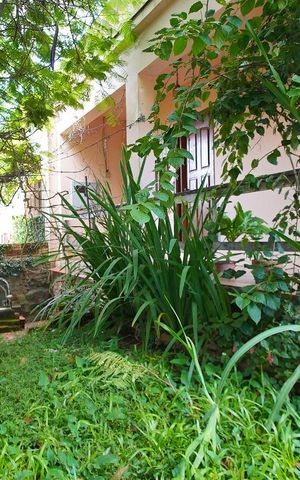 Casa à venda com 280m², 3 quartos e 2 vagaspatio- frente