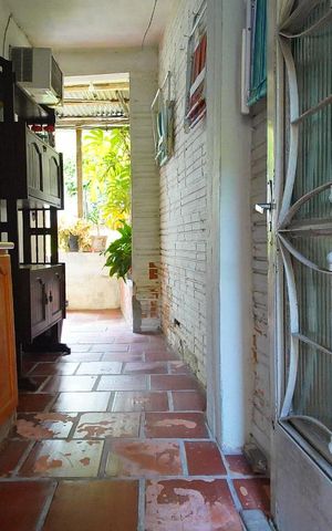 Casa à venda com 280m², 3 quartos e 2 vagasCorredor