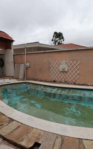 Casa à venda com 650m², 5 quartos e 6 vagas Piscina