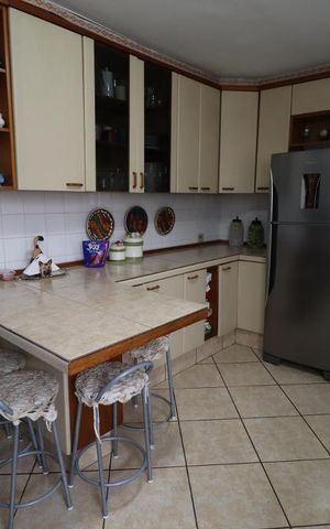 Casa à venda com 650m², 5 quartos e 6 vagasCozinha