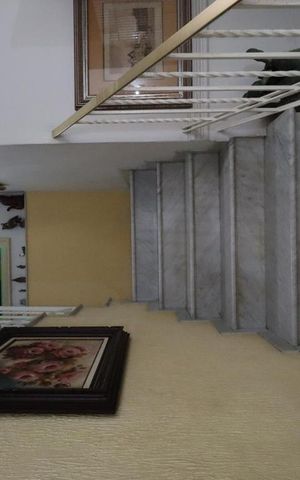 Casa à venda com 650m², 5 quartos e 6 vagasEscadas