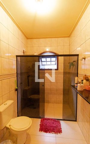 Casa à venda com 174m², 3 quartos e 5 vagas Casa à venda com 174m², 3 quartos e 5 vagasBanheiro