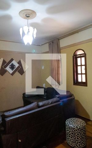 Casa à venda com 174m², 3 quartos e 5 vagas Casa à venda com 174m², 3 quartos e 5 vagasSala de TV
