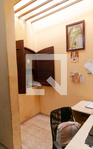 Casa à venda com 174m², 3 quartos e 5 vagas Casa à venda com 174m², 3 quartos e 5 vagasEscritório