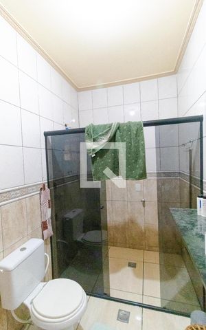 Casa à venda com 174m², 3 quartos e 5 vagas Casa à venda com 174m², 3 quartos e 5 vagasBanheiro da Suíte