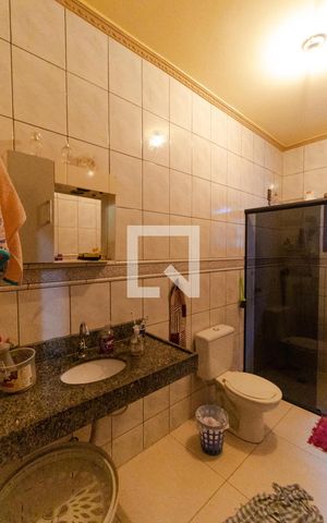 Casa à venda com 174m², 3 quartos e 5 vagas Casa à venda com 174m², 3 quartos e 5 vagasBanheiro