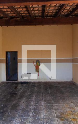 Casa à venda com 174m², 3 quartos e 5 vagas Casa à venda com 174m², 3 quartos e 5 vagasGaragem