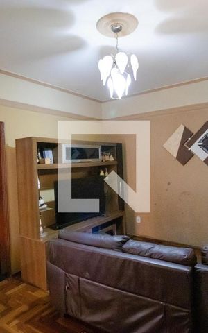 Casa à venda com 174m², 3 quartos e 5 vagas Casa à venda com 174m², 3 quartos e 5 vagasSala de TV
