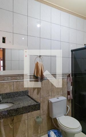 Casa à venda com 174m², 3 quartos e 5 vagas Casa à venda com 174m², 3 quartos e 5 vagasBanheiro da Suíte