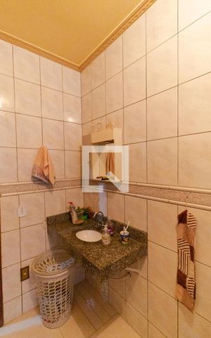 Casa à venda com 174m², 3 quartos e 5 vagas Casa à venda com 174m², 3 quartos e 5 vagasBanheiro