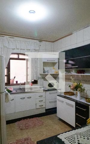 Casa à venda com 174m², 3 quartos e 5 vagas Casa à venda com 174m², 3 quartos e 5 vagasCozinha