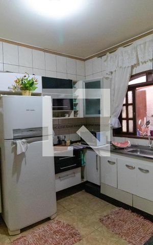 Casa à venda com 174m², 3 quartos e 5 vagas Casa à venda com 174m², 3 quartos e 5 vagasCozinha