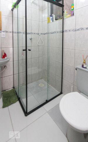 Apartamento à venda com 69m², 2 quartos e 1 vaga Apartamento à venda com 69m², 2 quartos e 1 vagaBanheiro
