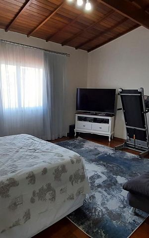 Casa à venda com 350m², 4 quartos e 4 vagasSuite 4