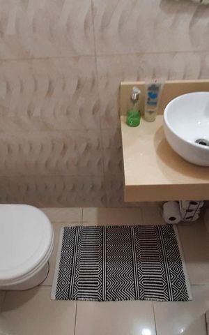 Casa à venda com 350m², 4 quartos e 4 vagasLavabo