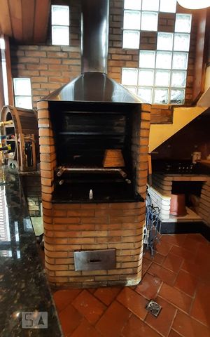 Casa à venda com 350m², 4 quartos e 4 vagasArea Gourmet