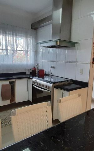 Casa à venda com 350m², 4 quartos e 4 vagasCozinha