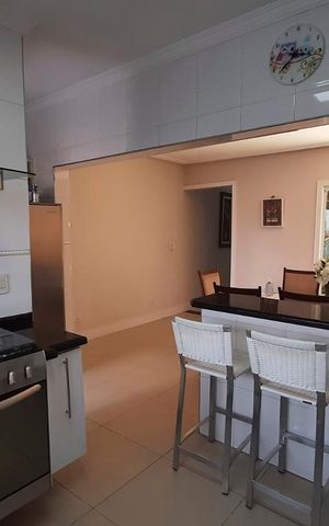 Casa à venda com 350m², 4 quartos e 4 vagasCozinha