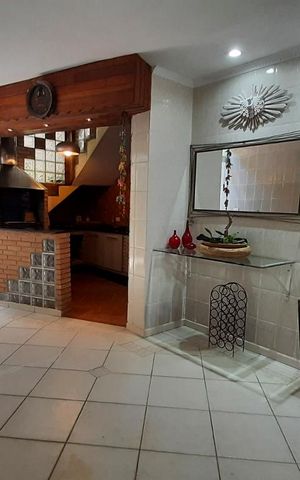 Casa à venda com 350m², 4 quartos e 4 vagasArea Gourmet