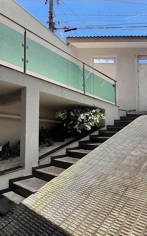 Casa à venda com 350m², 4 quartos e 4 vagasGaragem