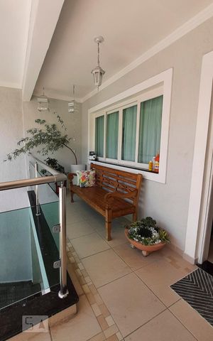 Casa à venda com 350m², 4 quartos e 4 vagasVaranda Hall