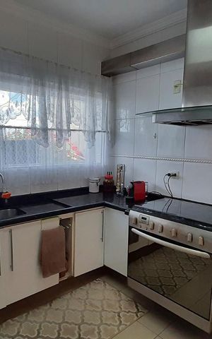 Casa à venda com 350m², 4 quartos e 4 vagasCozinha
