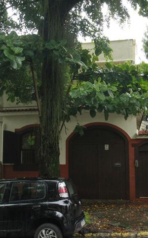 Casa à venda com 350m², 5 quartos e 1 vagaFachada da Casa
