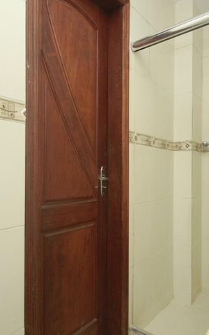 Casa à venda com 350m², 5 quartos e 1 vagaBanheiro 5