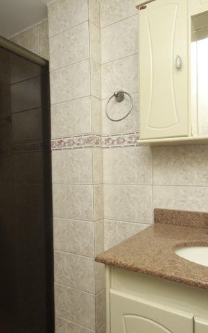 Casa à venda com 350m², 5 quartos e 1 vagaBanheiro 4